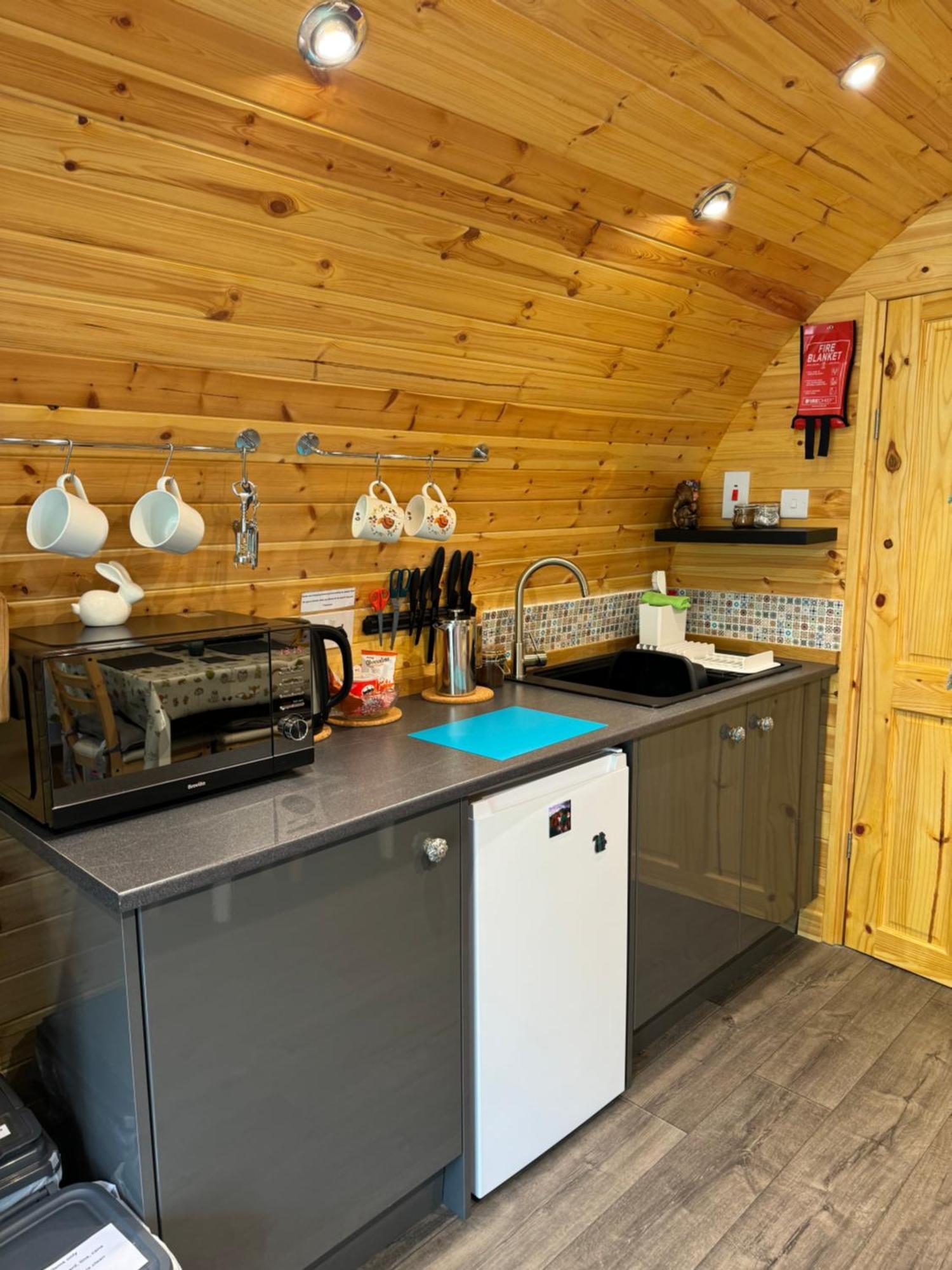 Loch Ness Woodland Pods Hotel Drumnadrochit Bagian luar foto